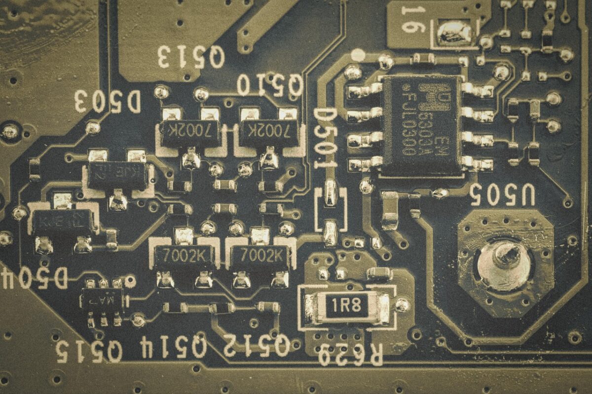 ESD, heat and the bench mat: protecting boards while you work